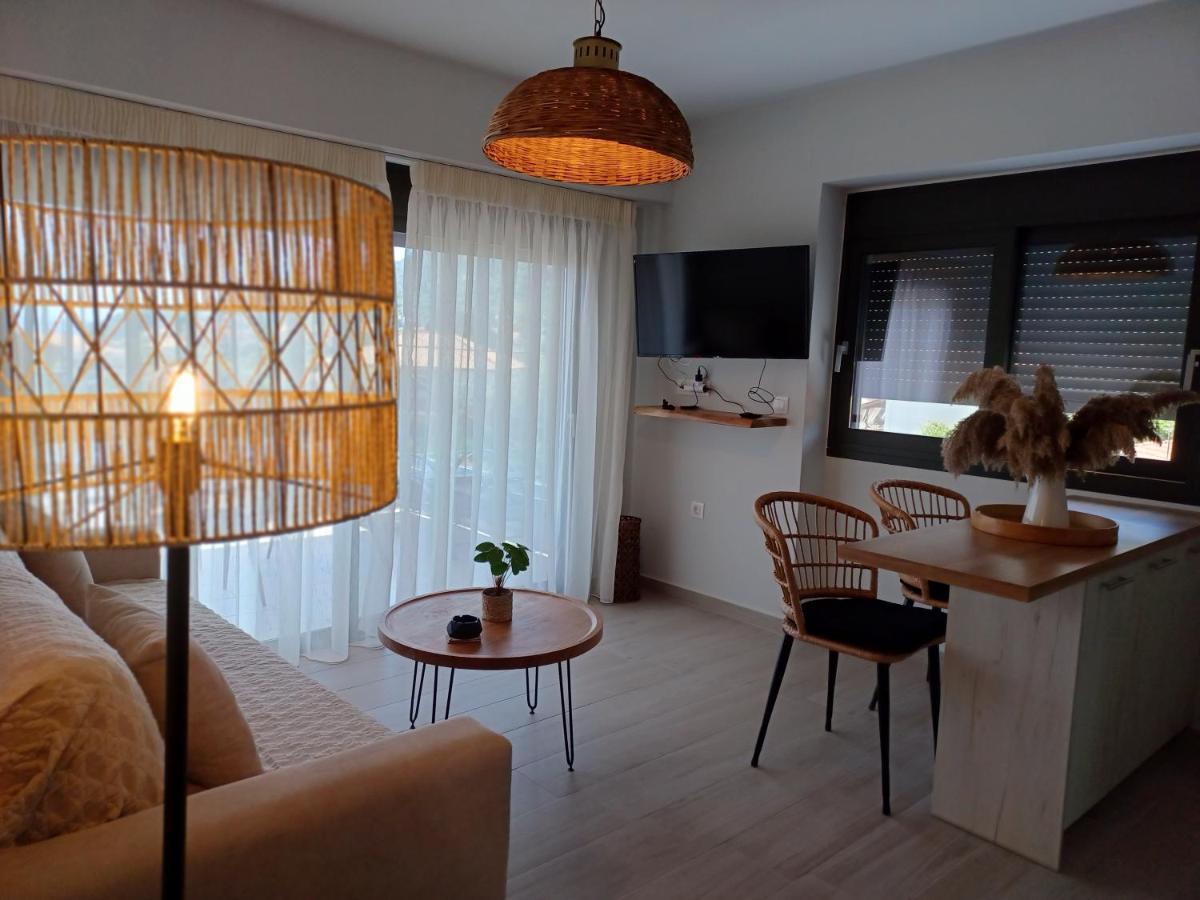 Amelia Luxury Suite Nikiana Esterno foto